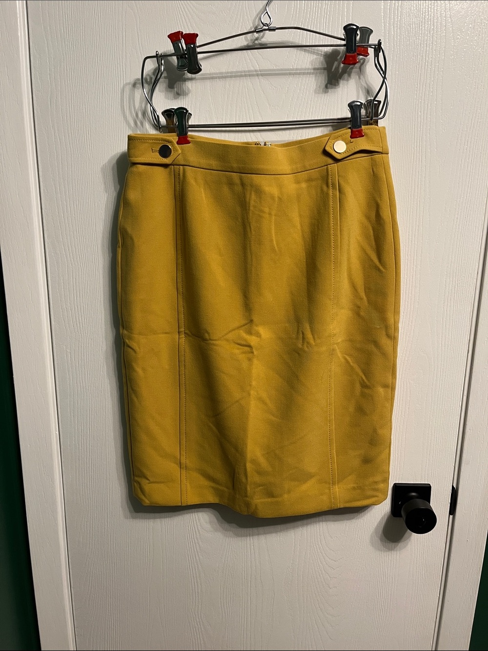 NWT Ann Taylor mustard yellow mid length pencil skirt size 8!